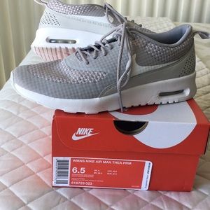 Like New! Nike Air Max Thea Shoes